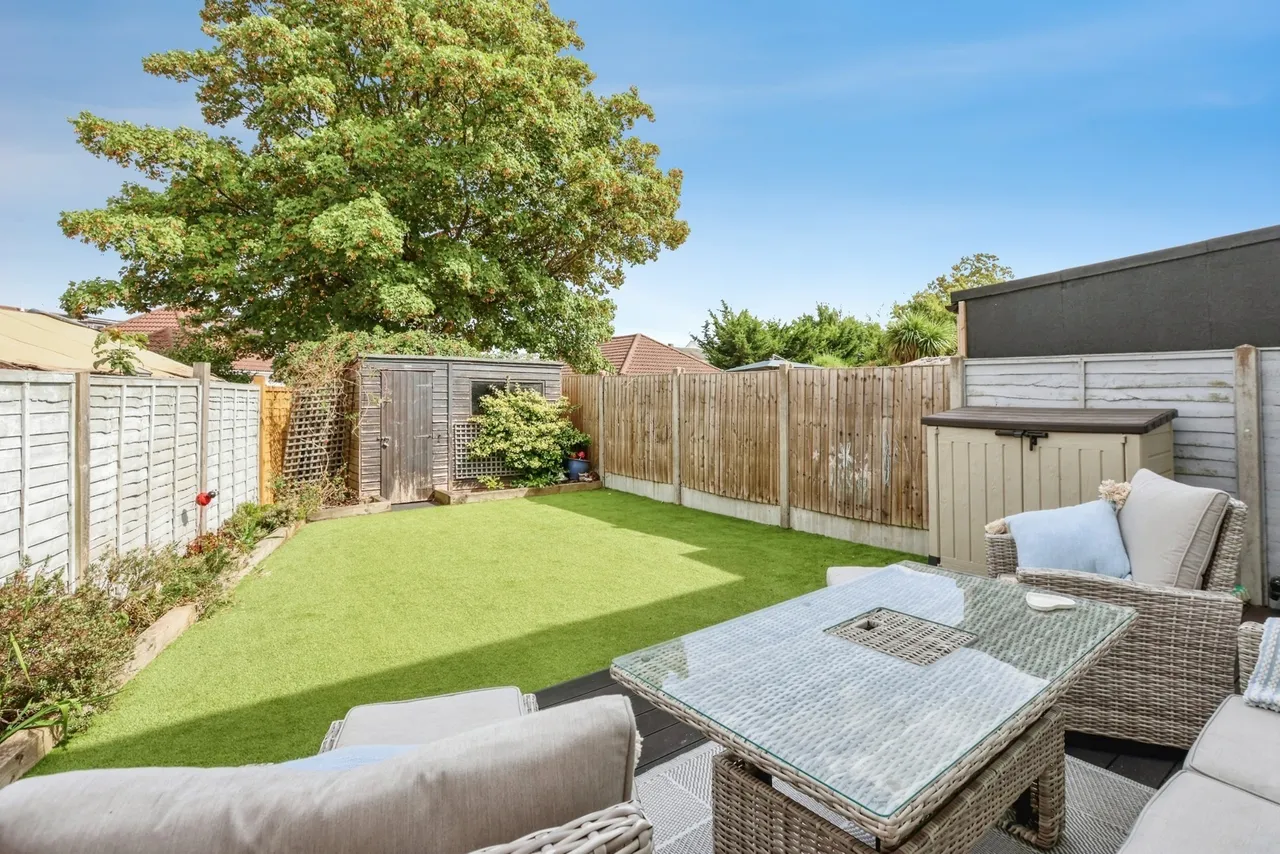 Castleton Avenue, Northbourne, BH10, photo 2