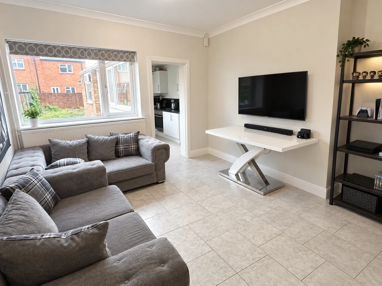 3 bed house to rent, Three Bedroom House, Baggholme, LN2
