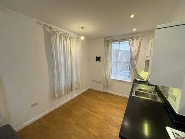 Mendy Street, High Wycombe, HP11, photo 5
