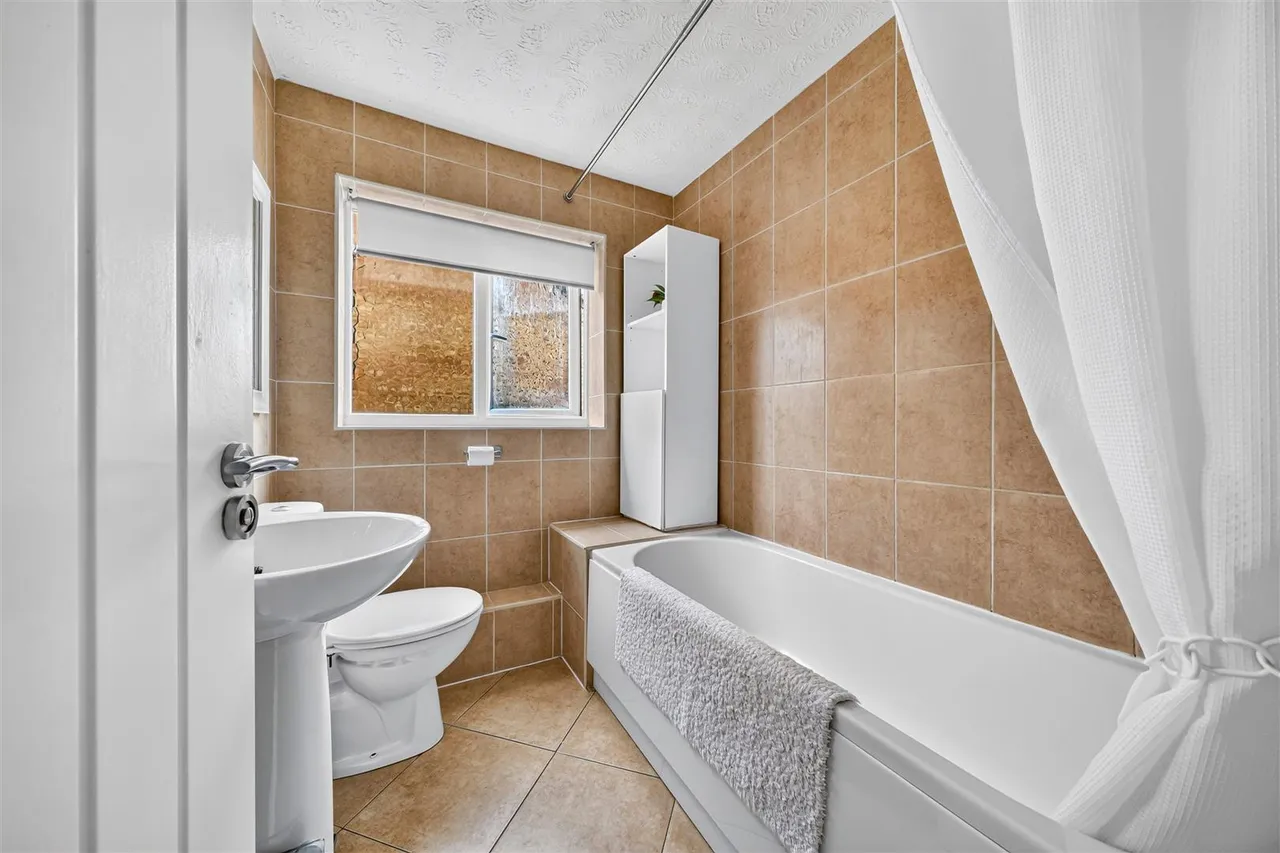 Lilac Close, Loughborough, photo 13