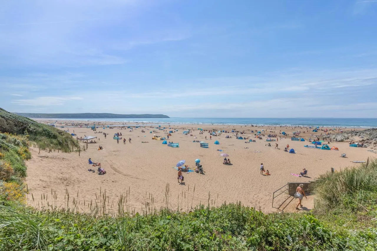 Beach Road, Woolacombe, EX34, photo 22