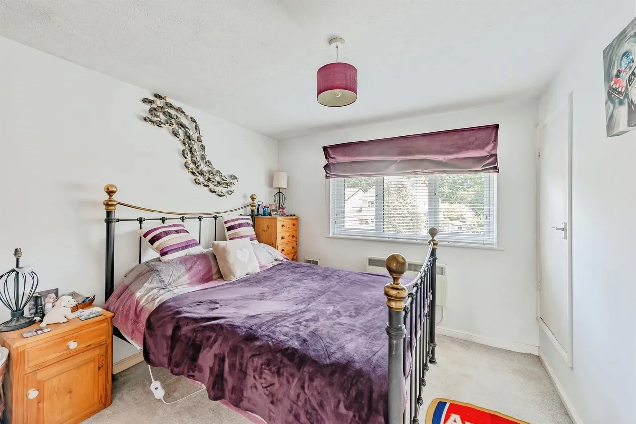 Hayes Walk, Smallfield, RH6, photo 7