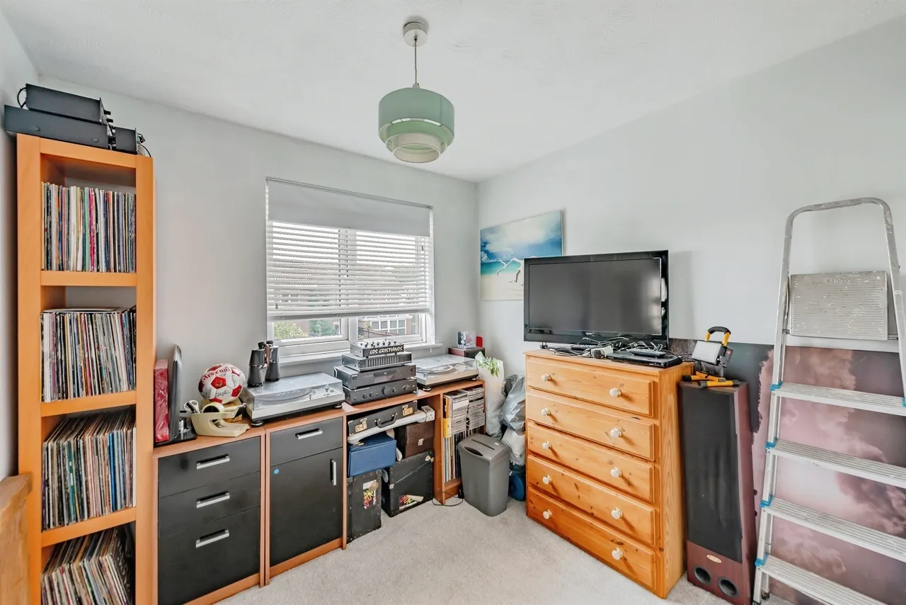 Hayes Walk, Smallfield, RH6, photo 8