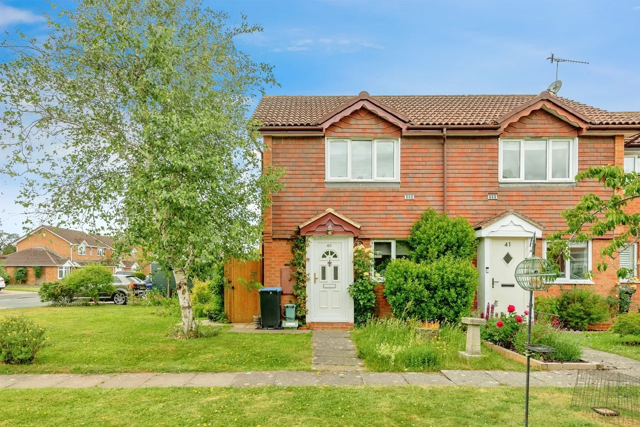 Hayes Walk, Smallfield, RH6, photo 2