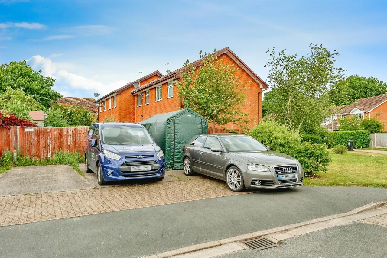 Hayes Walk, Smallfield, RH6, photo 12