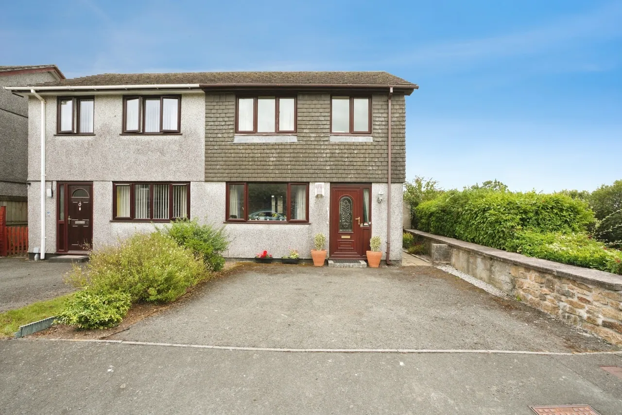 3 bed house for sale, Grove Park Court, Liskeard, PL14