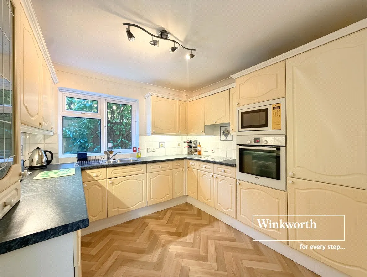 Chine Walk, West Parley, Ferndown, Dorset, BH22, photo 2