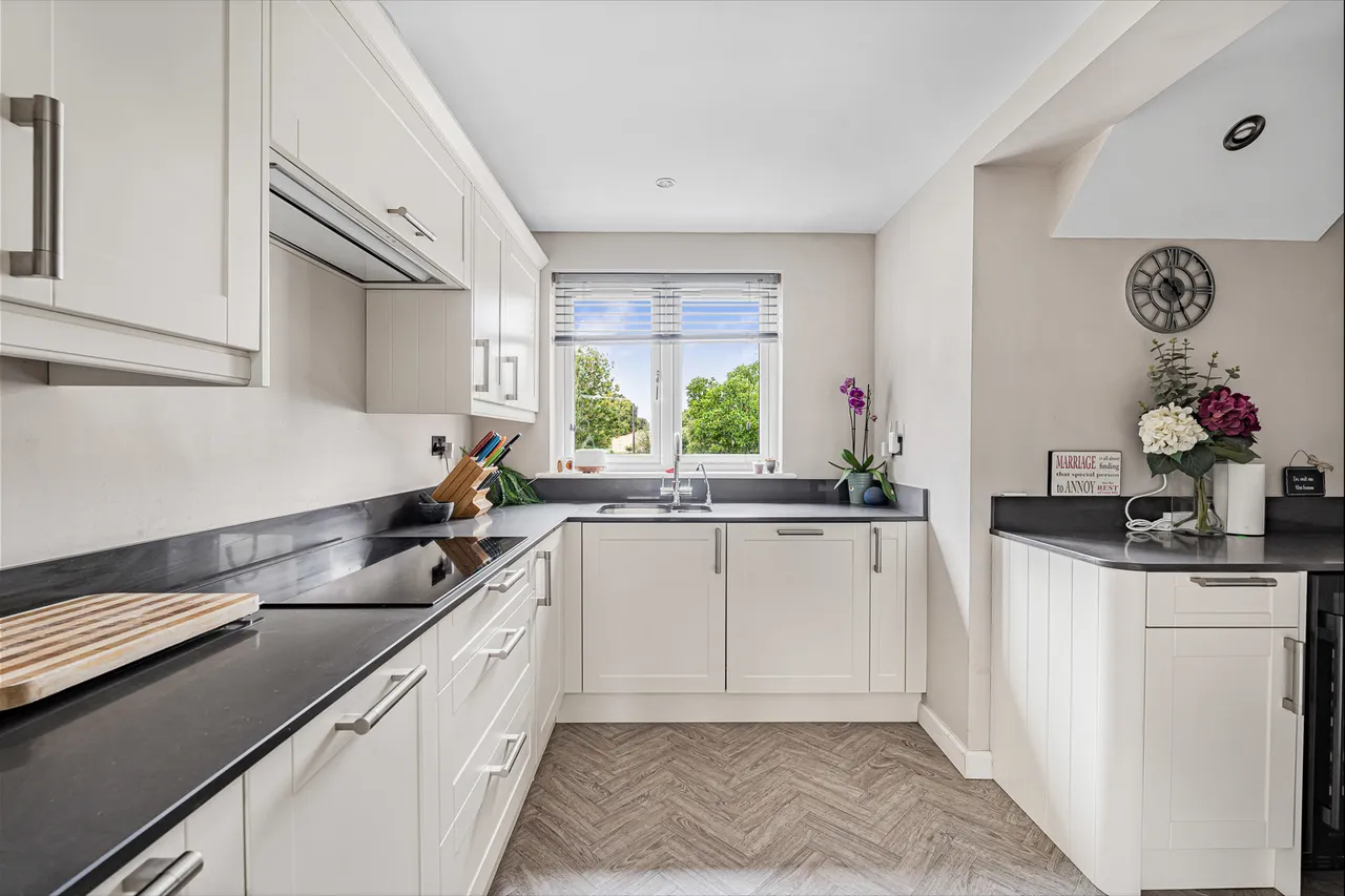Ferney Close, Chawton, GU34, photo 4