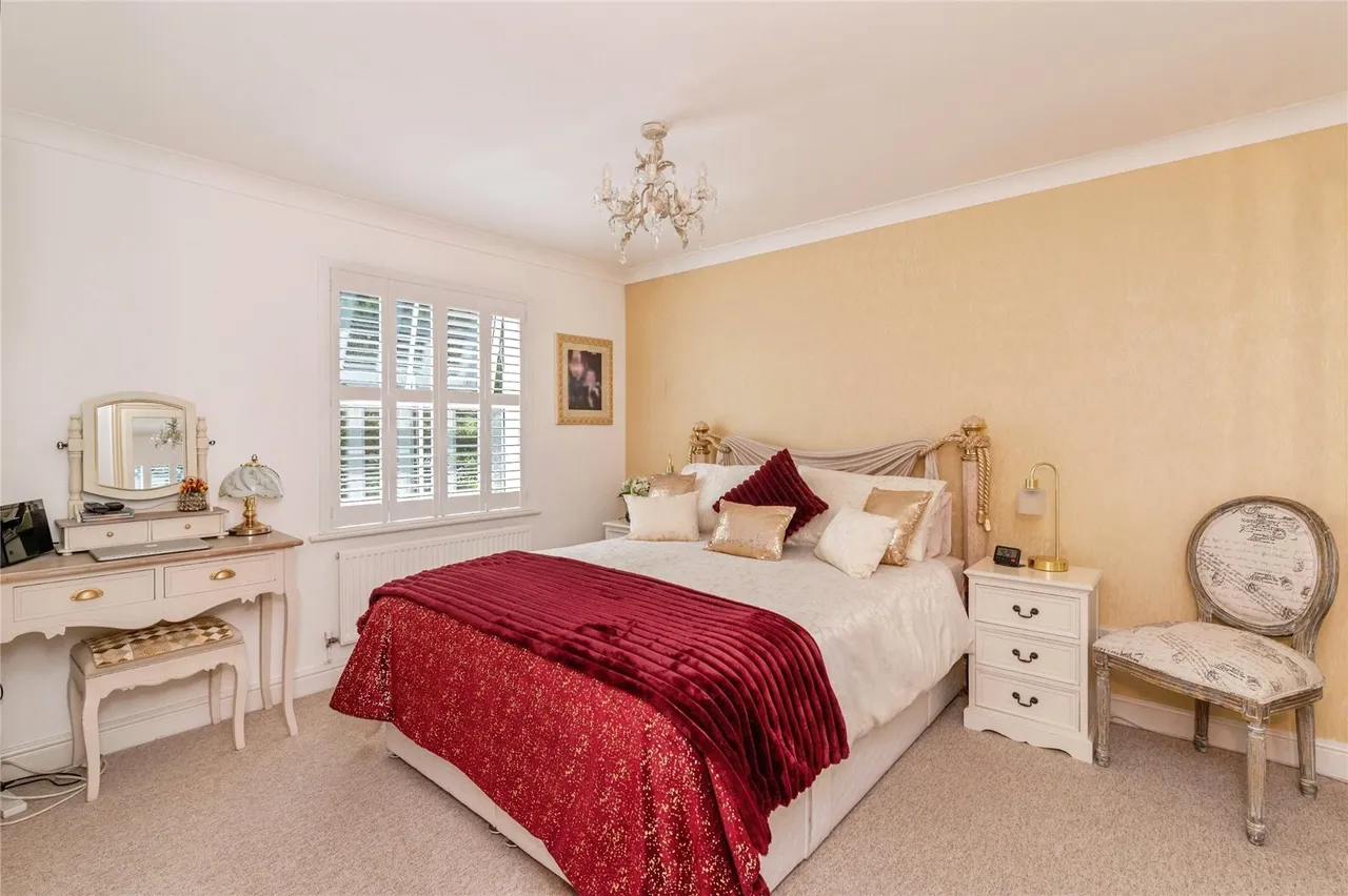 Hyde Close, Chafford Hundred, Grays, Essex, RM16, photo 11