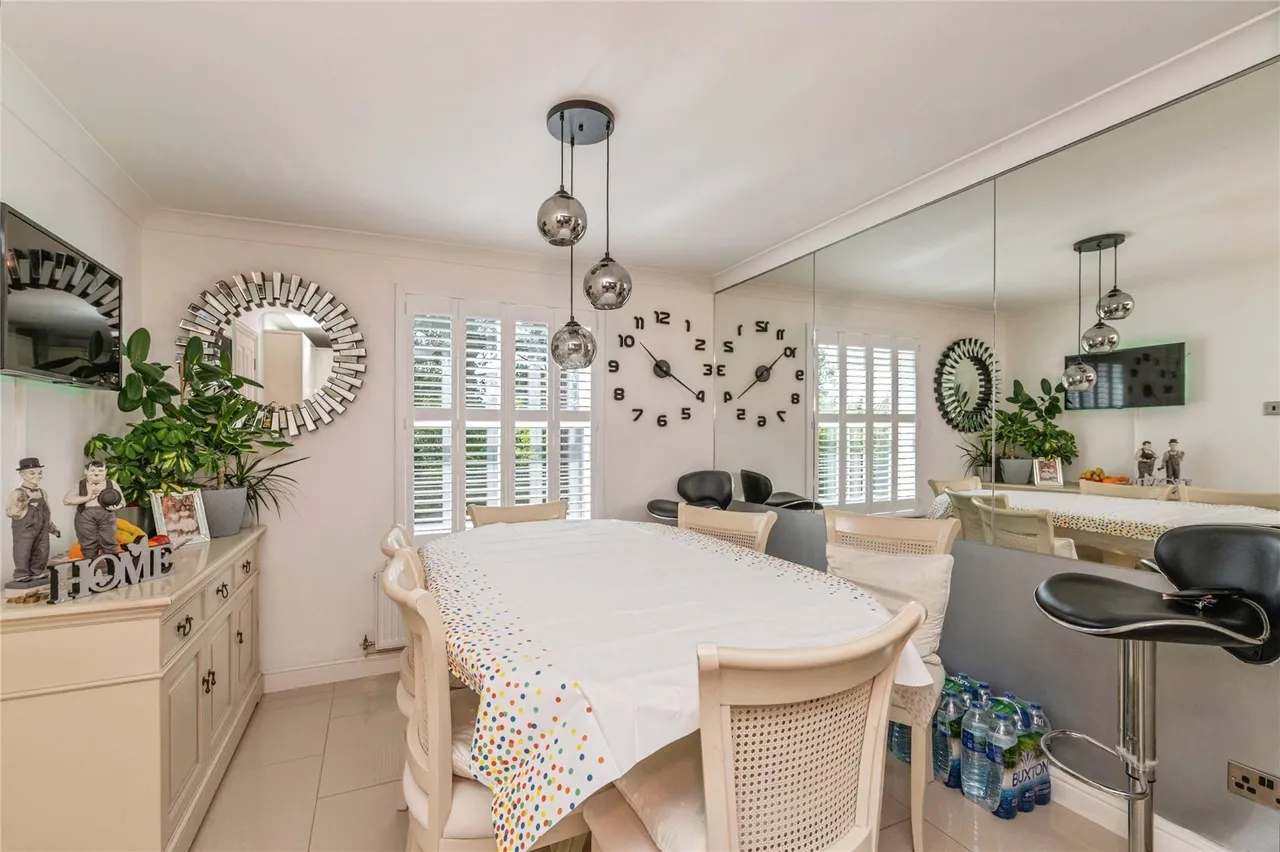 Hyde Close, Chafford Hundred, Grays, Essex, RM16, photo 6