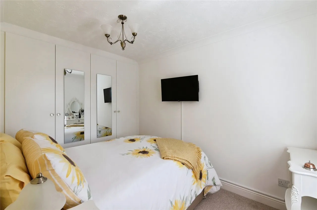 Hyde Close, Chafford Hundred, Grays, Essex, RM16, photo 13