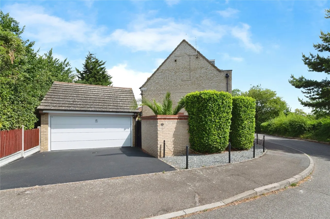 Hyde Close, Chafford Hundred, Grays, Essex, RM16, photo 17