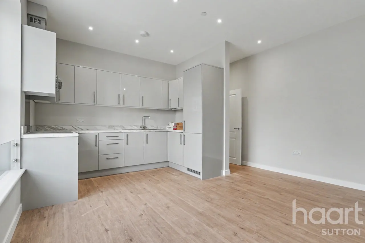 1 bed flat to rent, Sutton Court Road, SM1