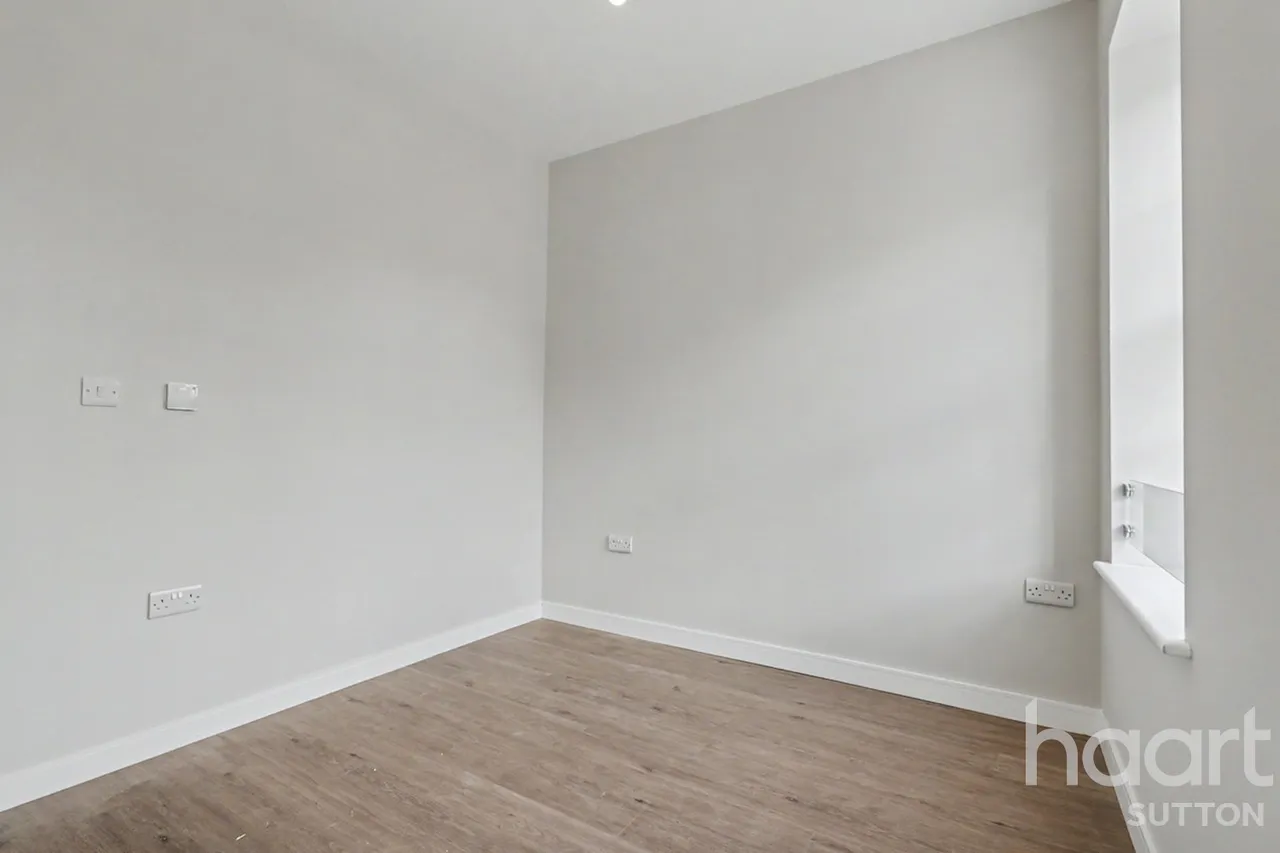Sutton Court Road, SM1, photo 4
