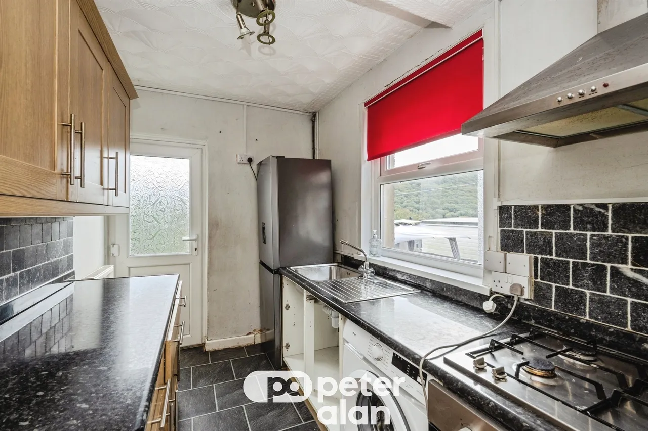 Ruskin Street, Neath, SA11, photo 5
