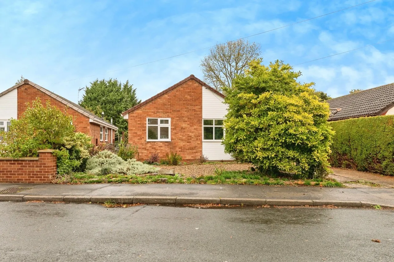 2 bed house for sale, Beverleys Avenue, Whatton, NG13