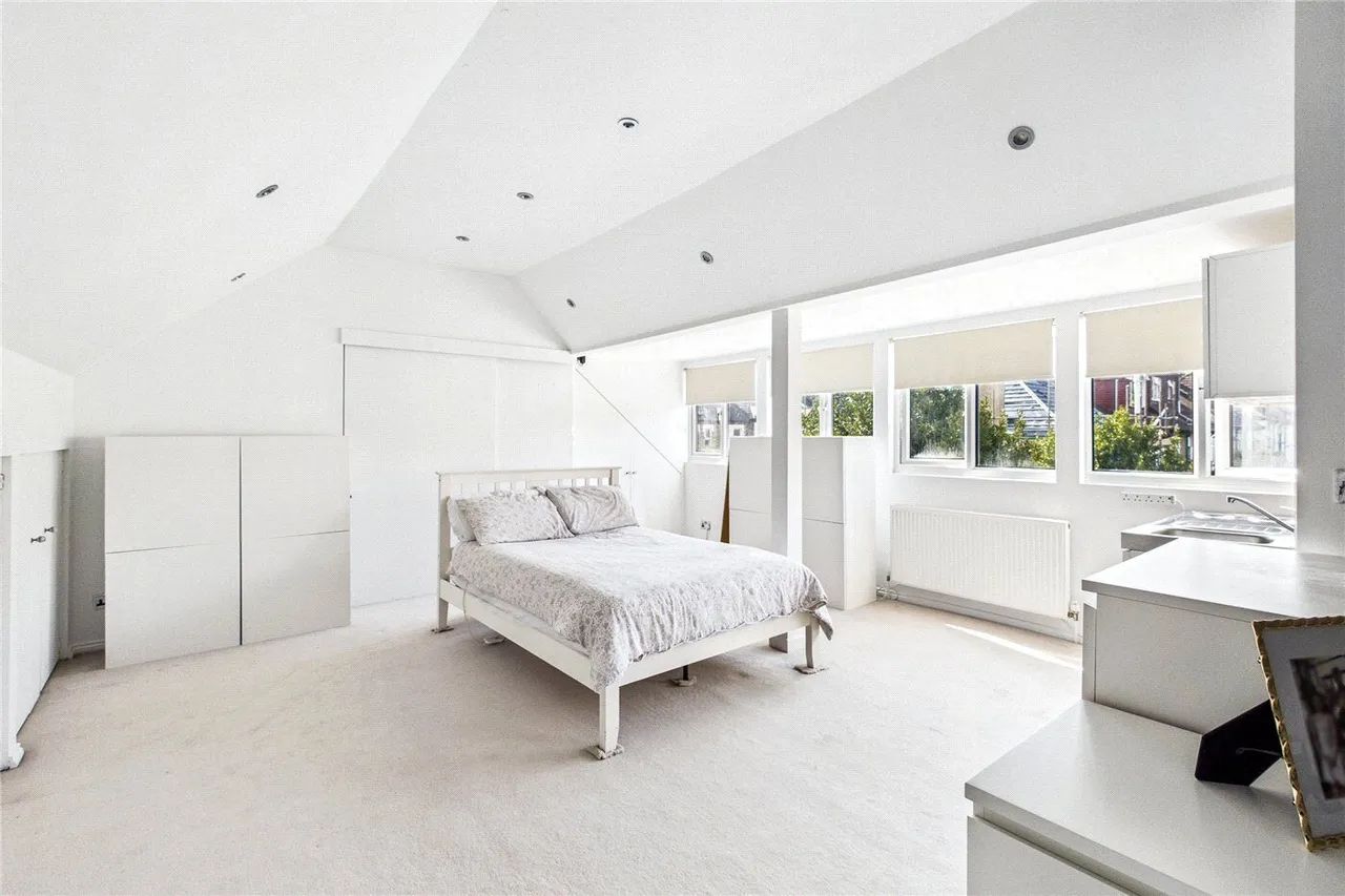 Upper Tulse Hill, London, SW2, photo 13