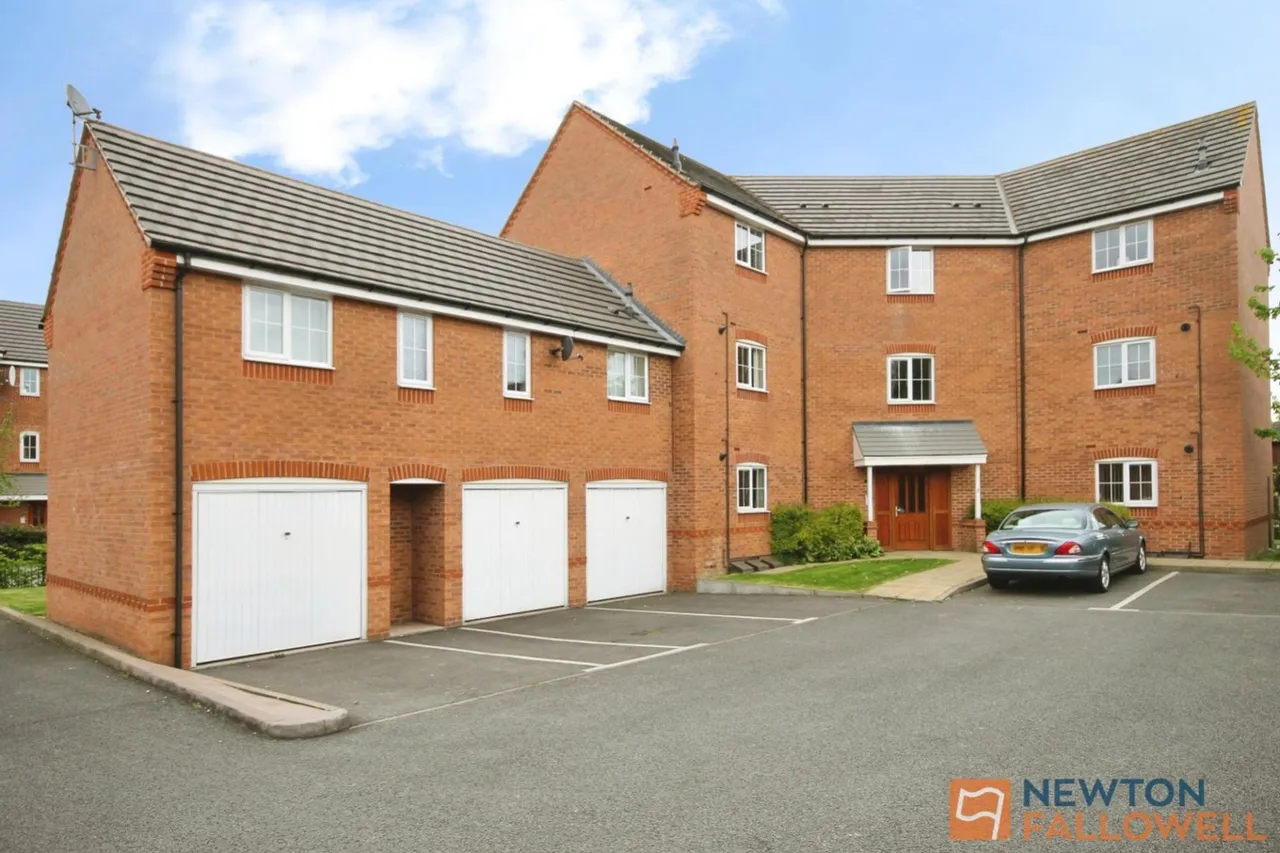 2 bed flat for sale, Newhome Way, Walsall, WS3