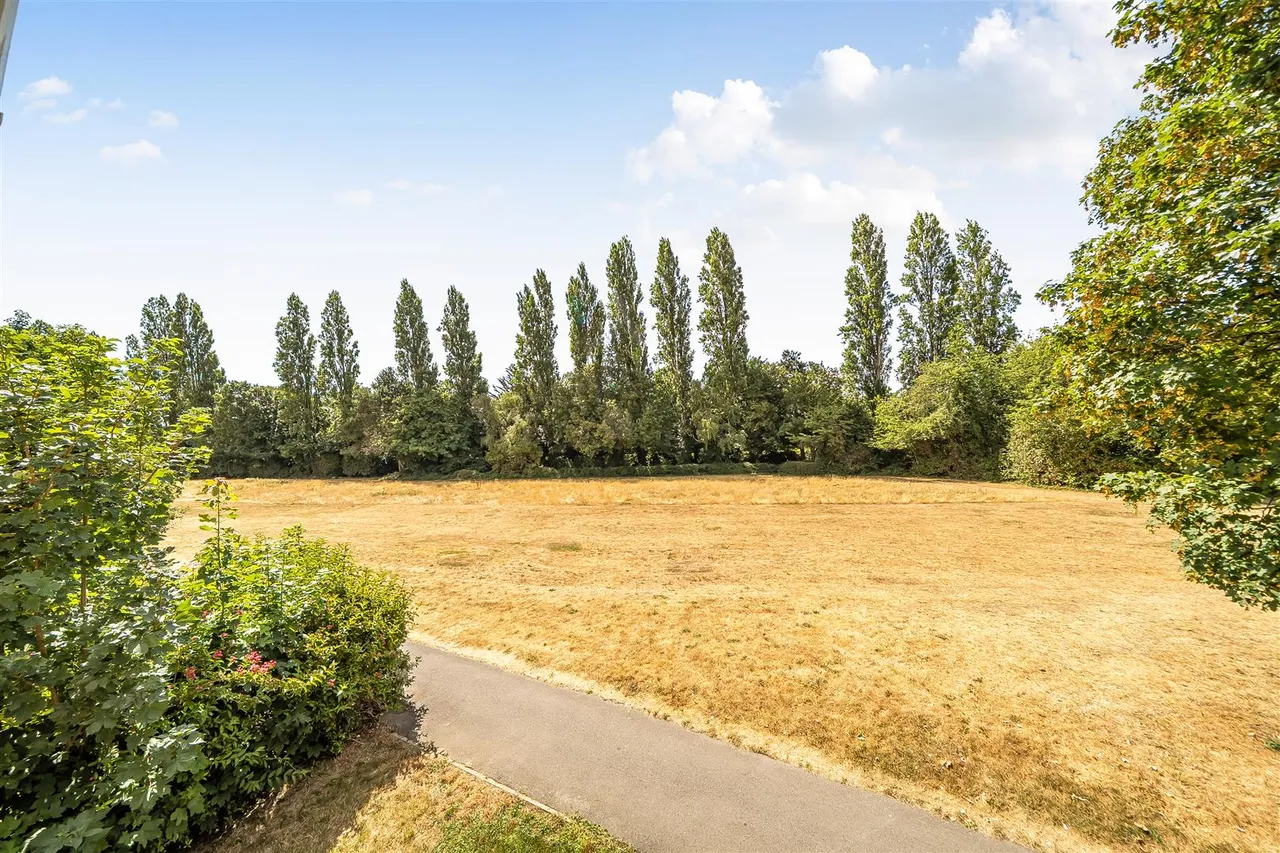 Westfield Road, Portchester, photo 4