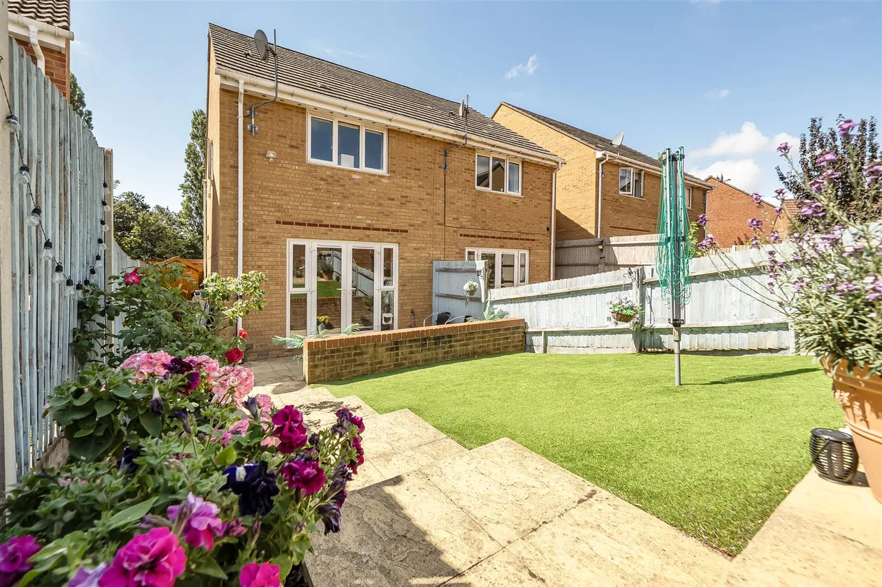 Westfield Road, Portchester, photo 8