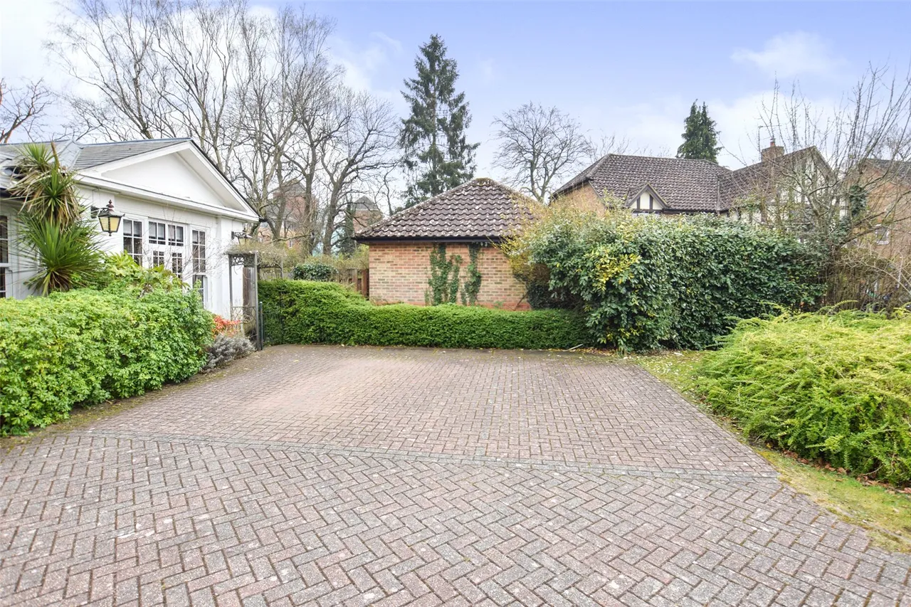 Queen Victoria Court, Farnborough, Hampshire, GU14 8AR, photo 11
