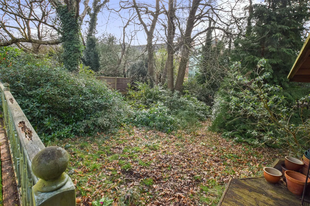 Queen Victoria Court, Farnborough, Hampshire, GU14 8AR, photo 18