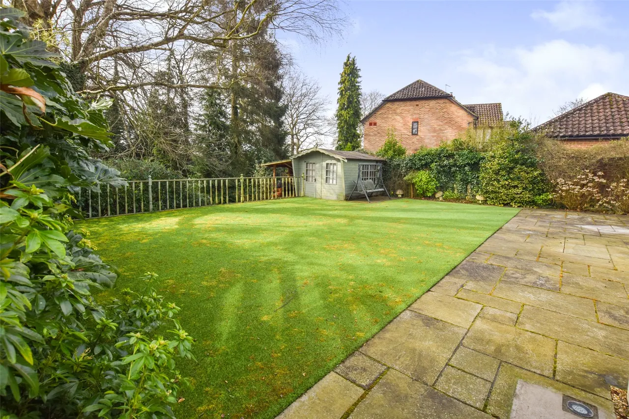 Queen Victoria Court, Farnborough, Hampshire, GU14 8AR, photo 6