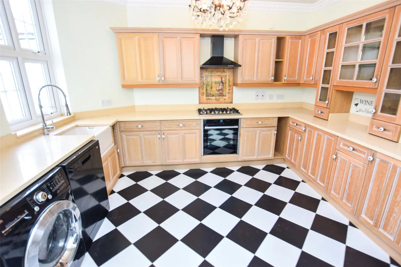Queen Victoria Court, Farnborough, Hampshire, GU14 8AR, photo 13