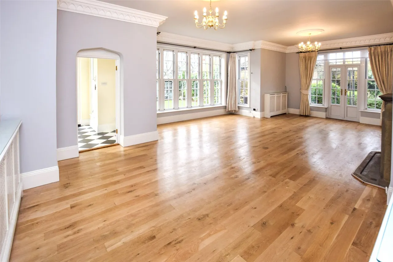 Queen Victoria Court, Farnborough, Hampshire, GU14 8AR, photo 2