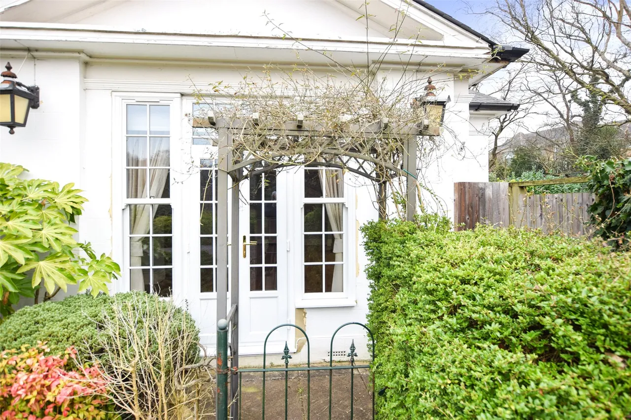 Queen Victoria Court, Farnborough, Hampshire, GU14 8AR, photo 8