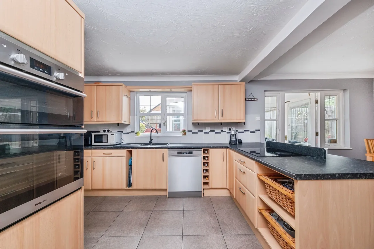 Rosemullion Avenue, Tattenhoe, Milton Keynes, photo 4
