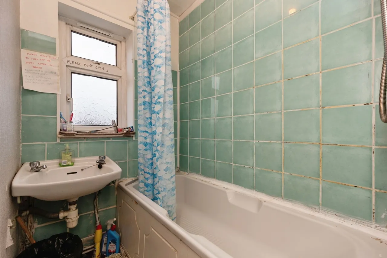 Helmshore Walk, Manchester, M13, photo 5