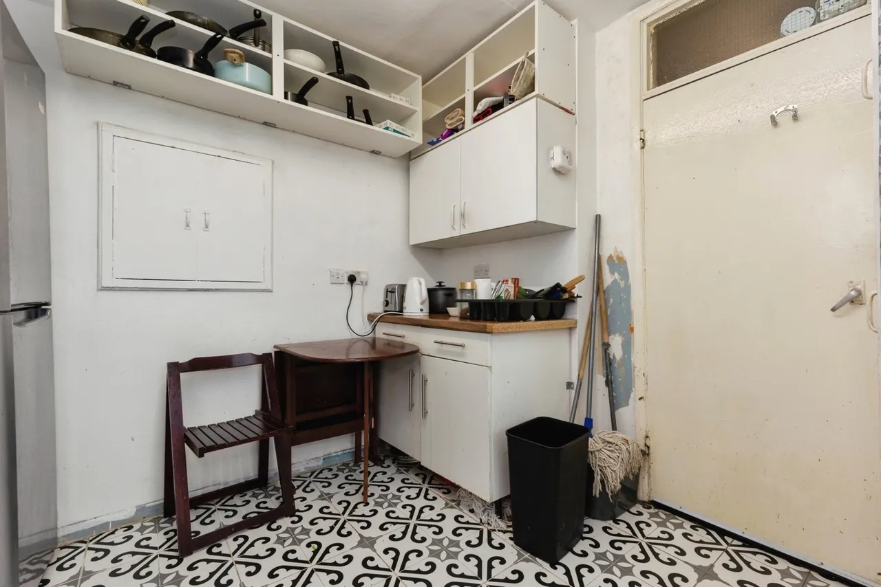 Helmshore Walk, Manchester, M13, photo 8