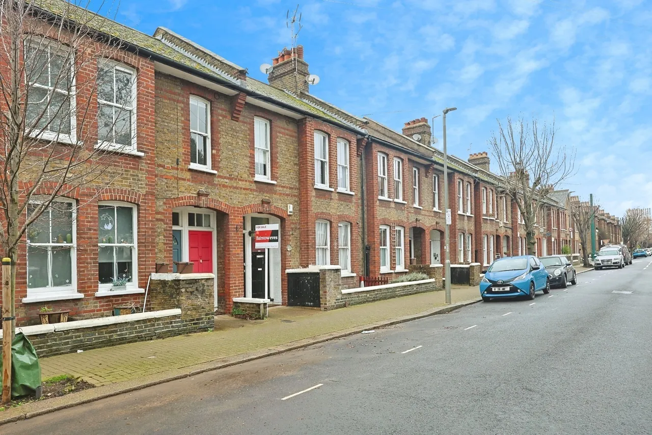 1 bed flat for sale — Tennyson Street, Battersea, London, SW8