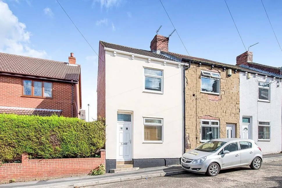 2 bed house to rent, Heald Street, Castleford, WF10