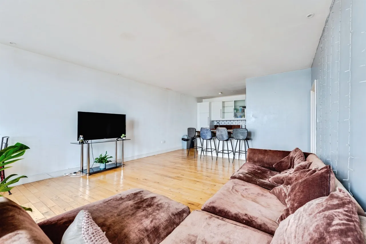Farnsby Street, Swindon, SN1, photo 6