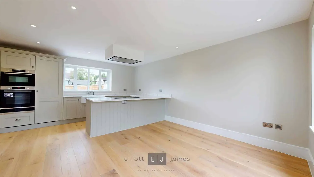 Clovis Close, Loughton, photo 6