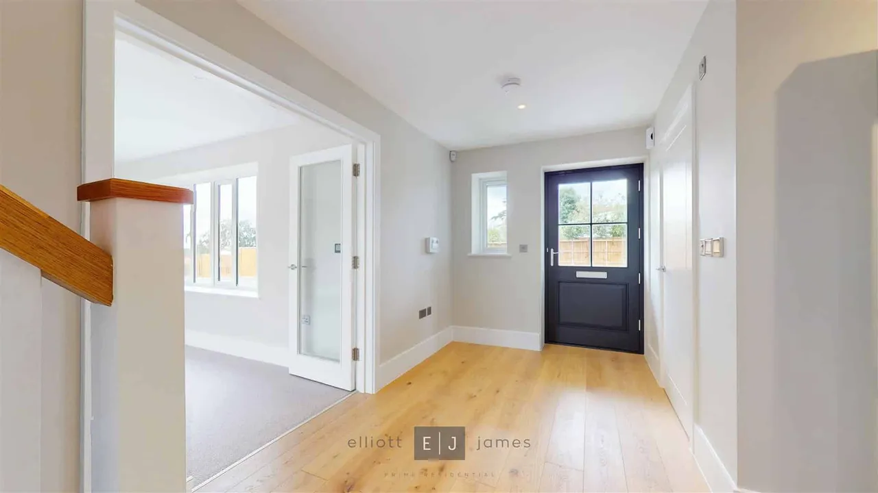 Clovis Close, Loughton, photo 4