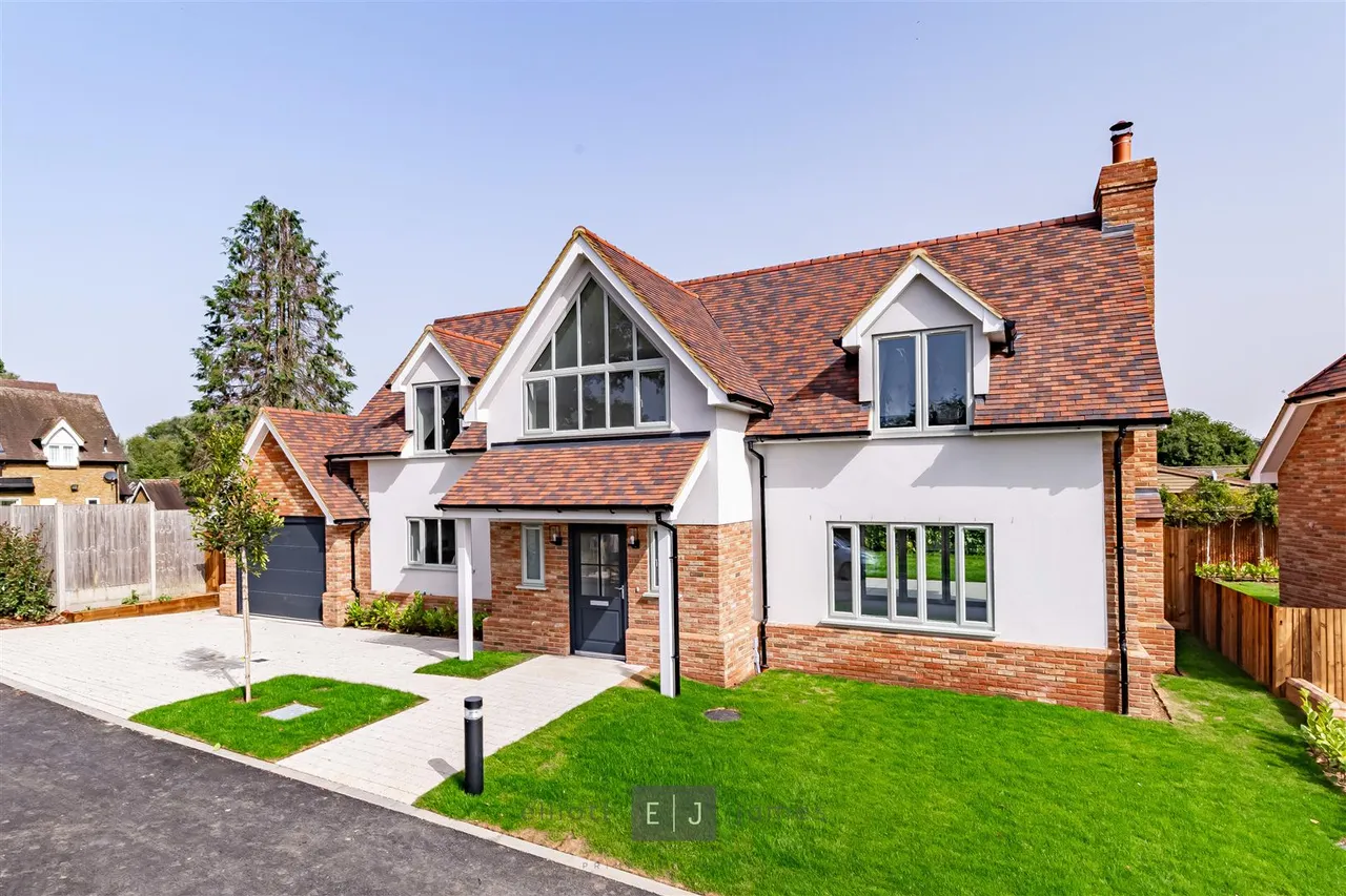Clovis Close, Loughton, photo 2