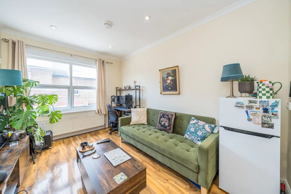 Enfield Road, TW8, photo 2