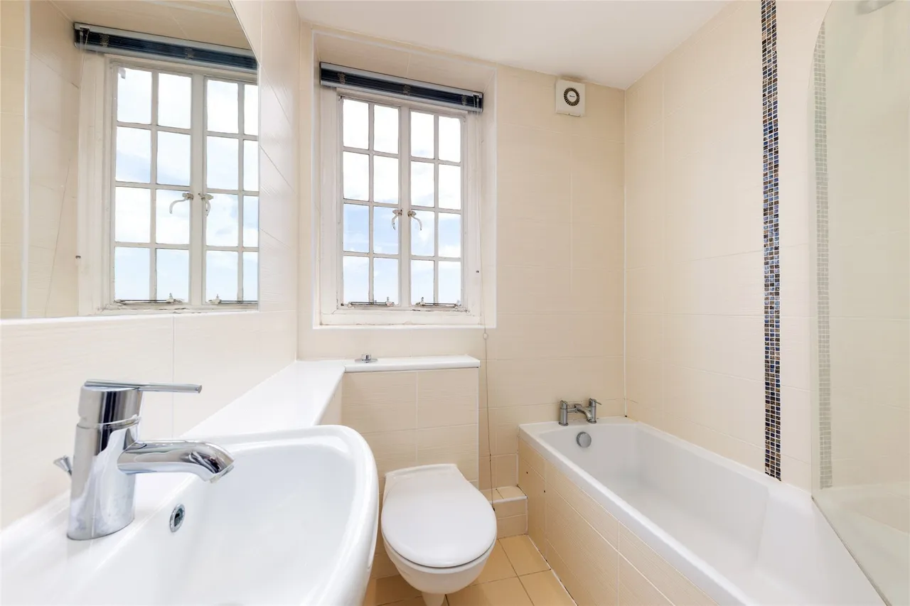 Swan Court, Chelsea Manor Street, London, SW3, photo 7