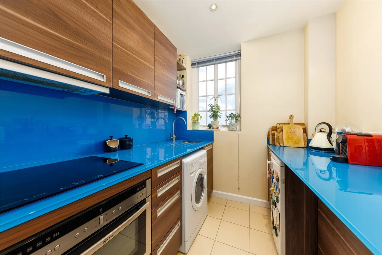 Swan Court, Chelsea Manor Street, London, SW3, photo 4
