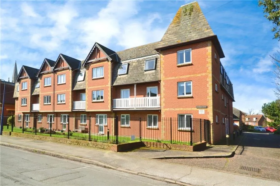 1 bed flat for sale, St. Johns Court, Felixstowe, IP11