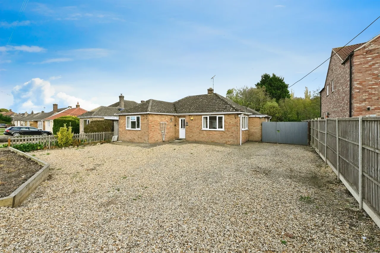 3 bed house for sale — Smeeth Road, Marshland St. James, WISBECH