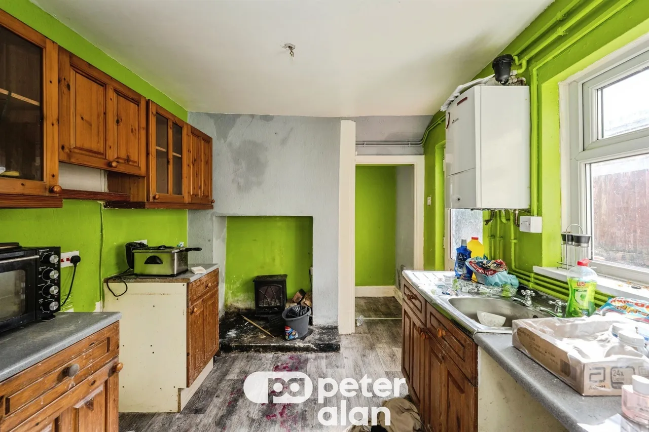 Lewis Terrace, Neath, SA11, photo 8