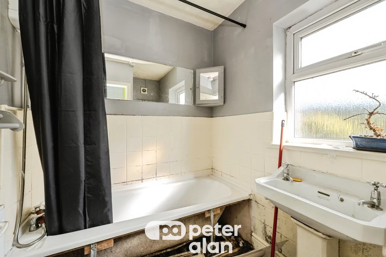 Lewis Terrace, Neath, SA11, photo 5