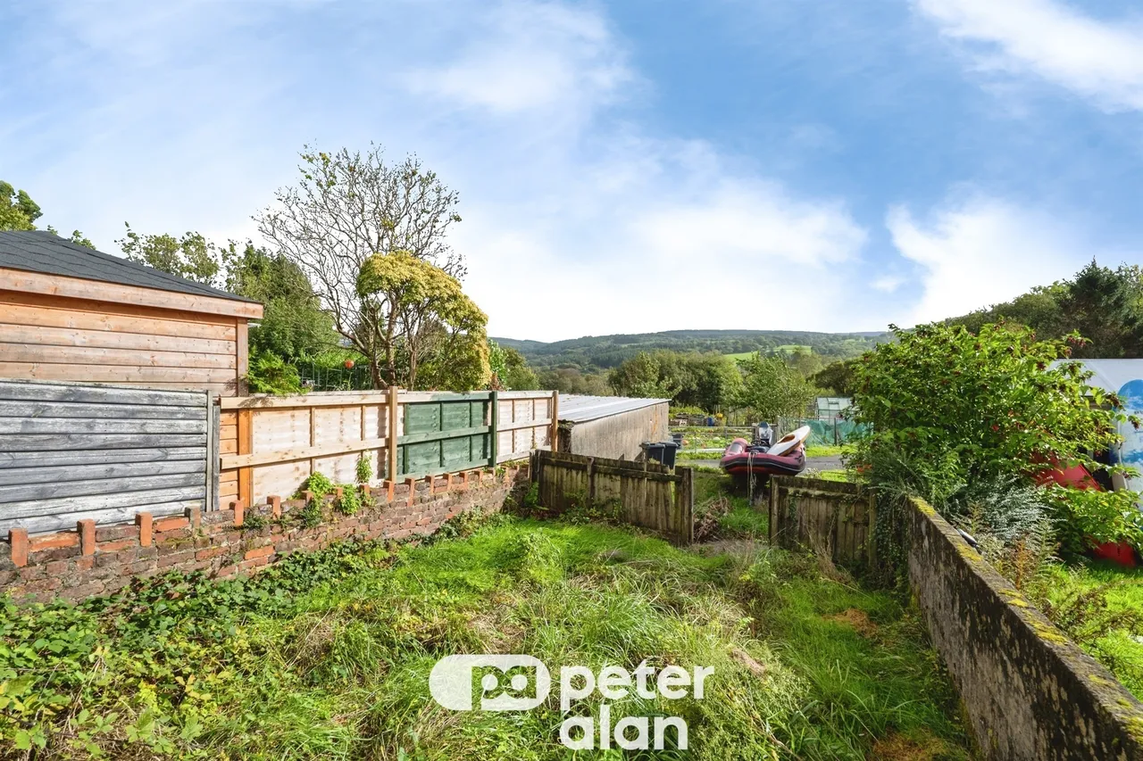 Lewis Terrace, Neath, SA11, photo 13