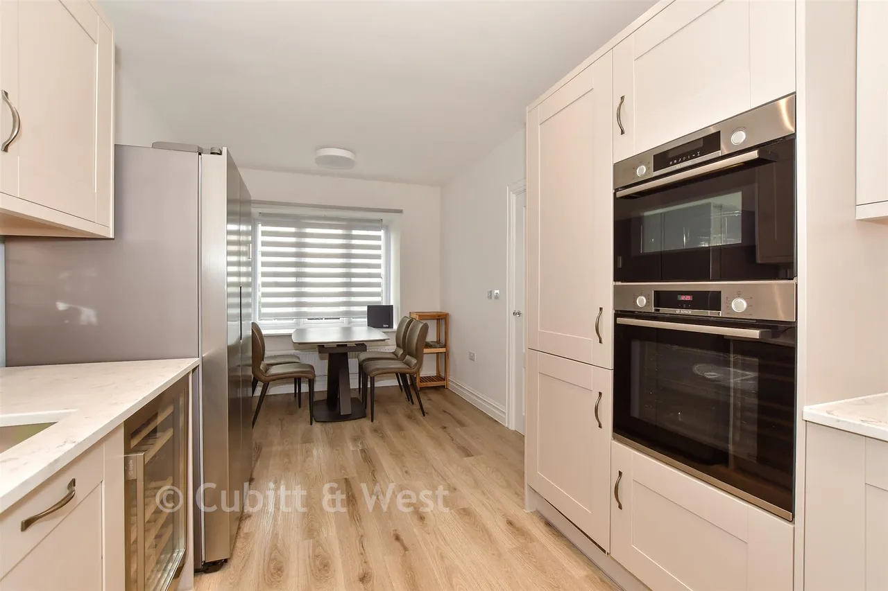 Lorimer Avenue, Cranleigh, GU6, photo 6