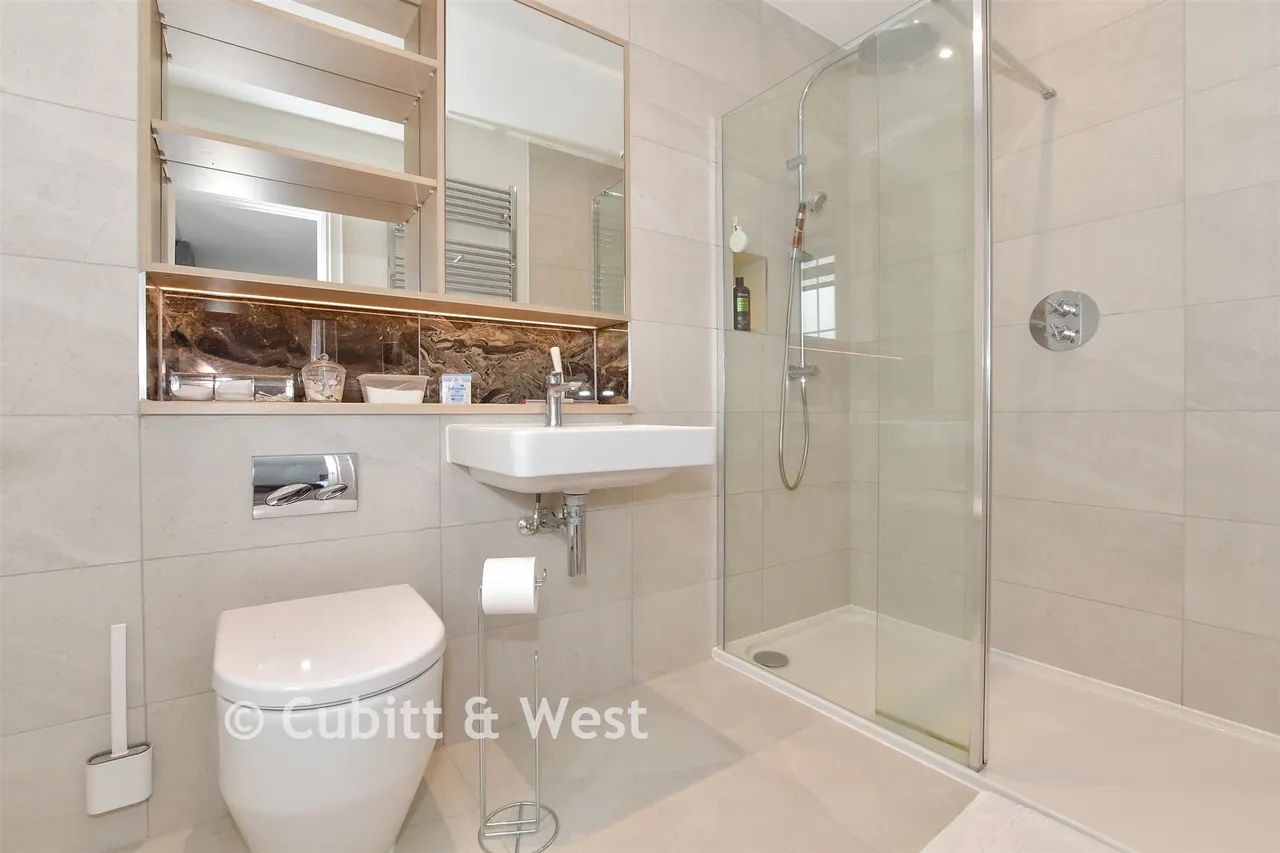 Lorimer Avenue, Cranleigh, GU6, photo 5