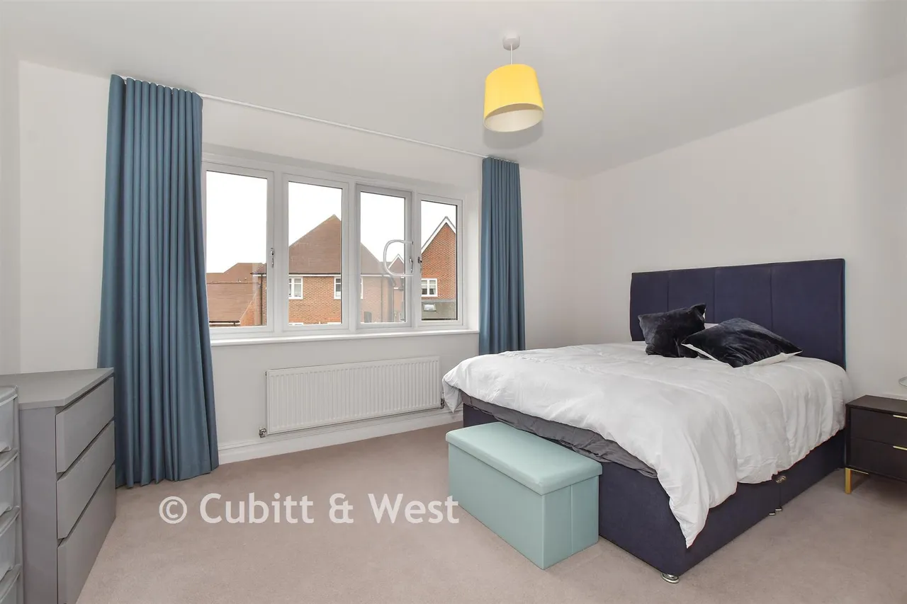 Lorimer Avenue, Cranleigh, GU6, photo 4